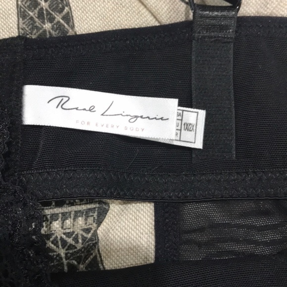 Oh La La Cheri Valentine Lace Teddy Bodysuit - Picture 3 of 9